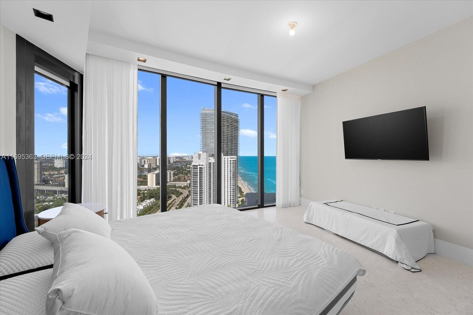 18555 Collins Avenue 3405, Sunny Isles Beach, FL 33160 photo 20