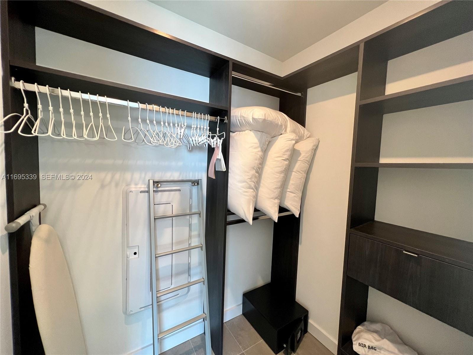 227 NE 2nd Street 2613, Miami, FL 33132 photo 15