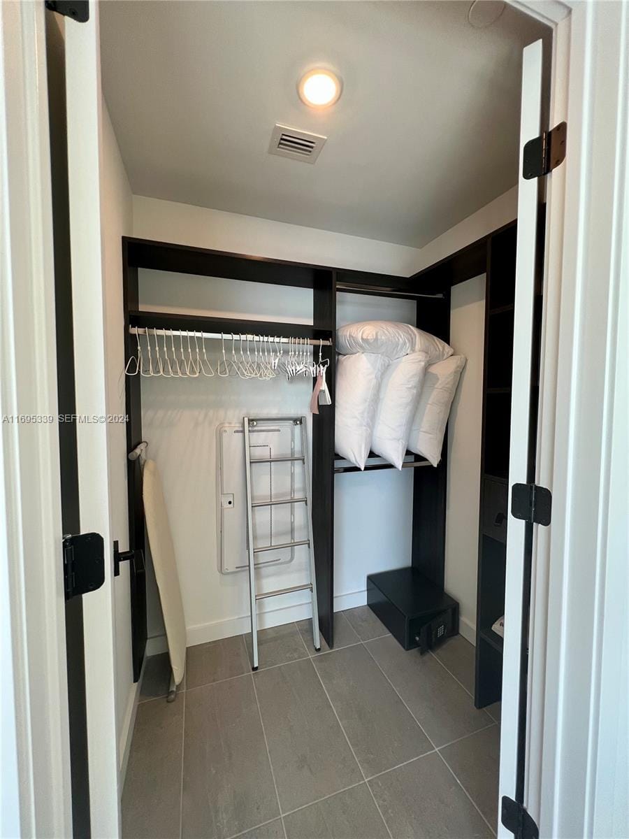 227 NE 2nd Street 2613, Miami, FL 33132 photo 16