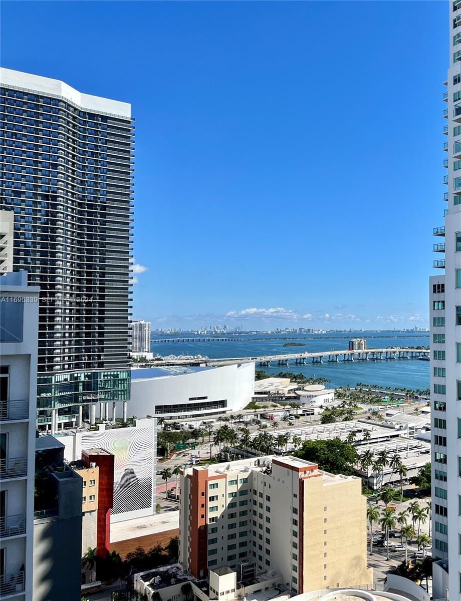 227 NE 2nd Street 2613, Miami, FL 33132 photo 18