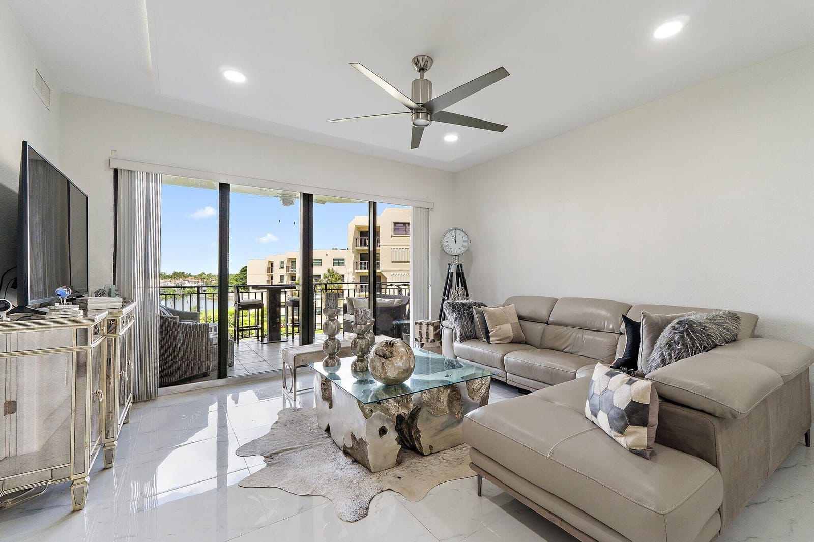 370 Golfview Road 403, North Palm Beach, FL 33408 photo 12