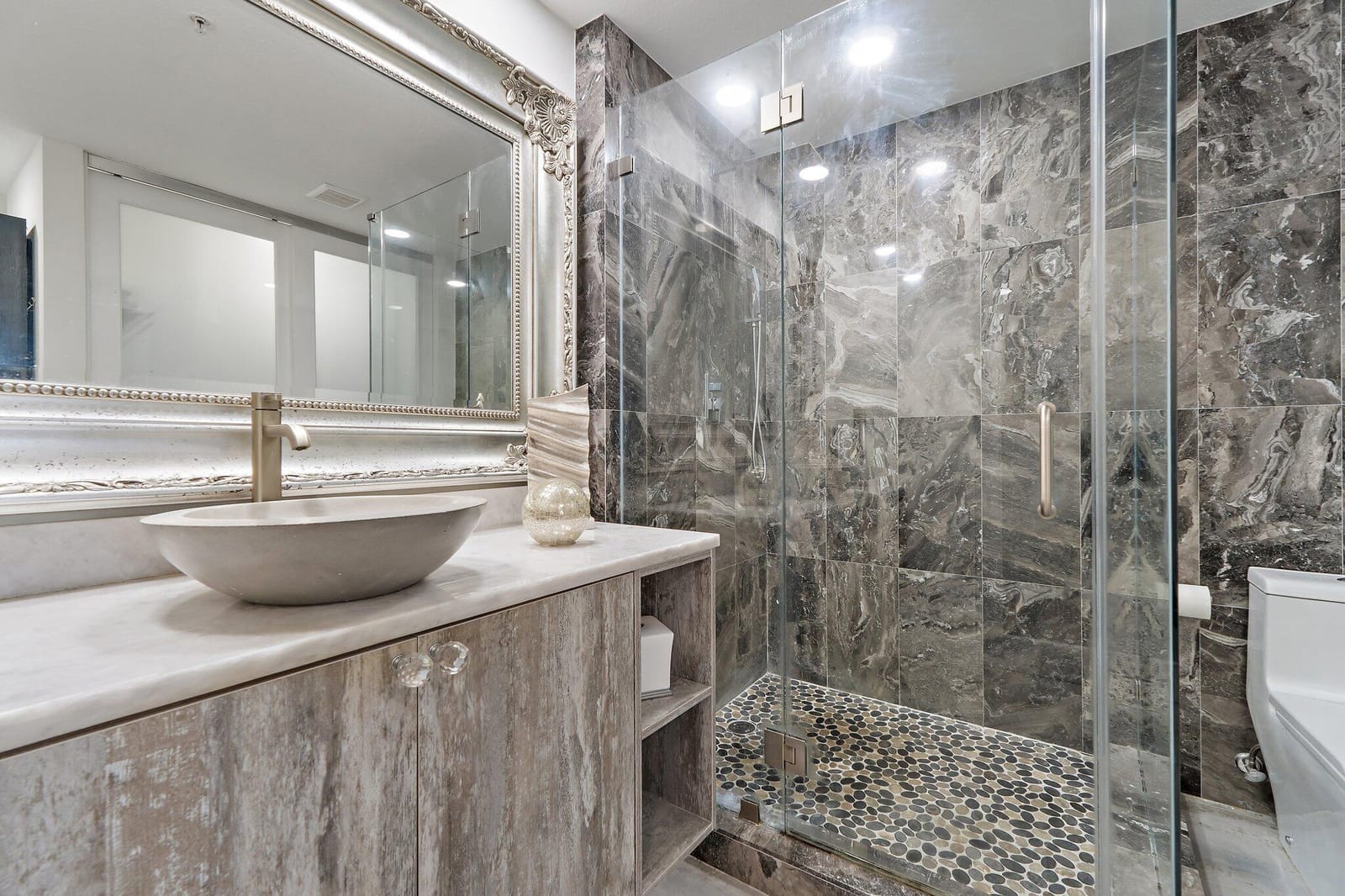 370 Golfview Road 403, North Palm Beach, FL 33408 photo 17
