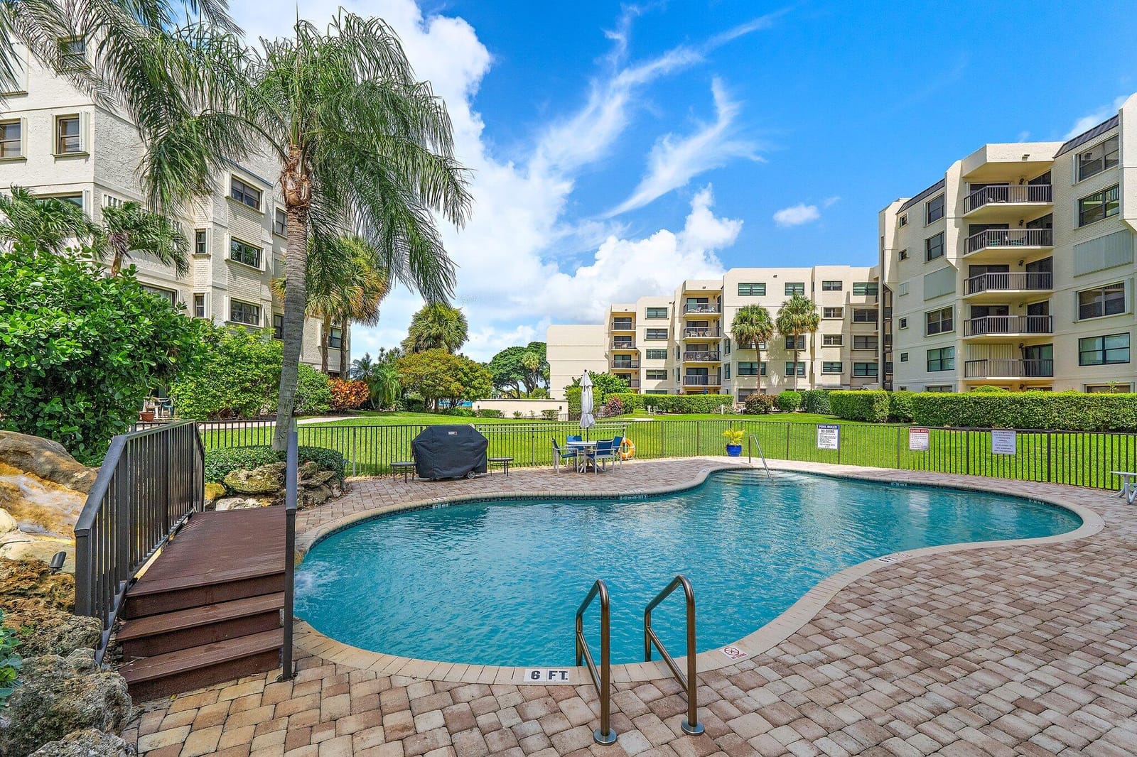 370 Golfview Road 403, North Palm Beach, FL 33408 photo 21
