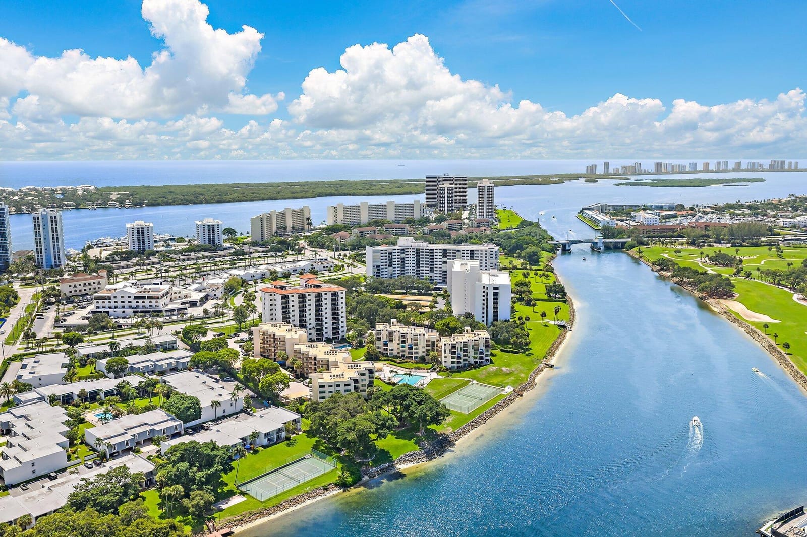 370 Golfview Road 403, North Palm Beach, FL 33408 photo 22