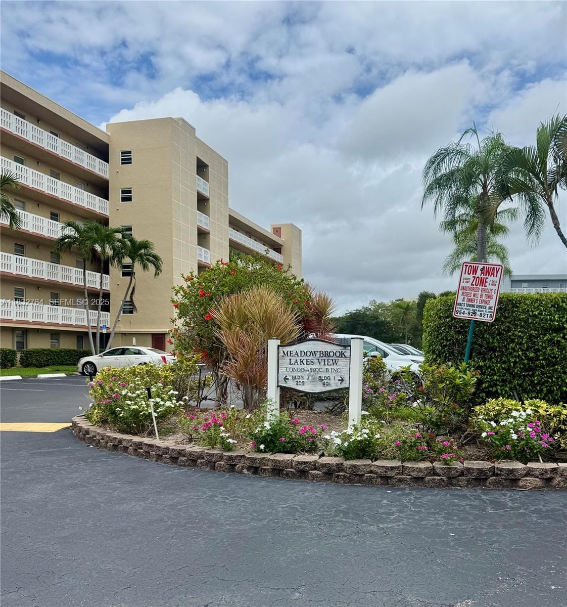 401 SE 3rd Street 405, Dania Beach, FL 33004