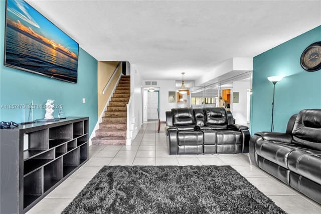 3301 Spanish Moss Terrace 417, sold in Lakes Of Inverrary, Lauderhill, FL