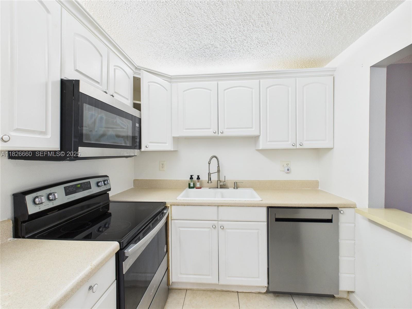 4113 NW 88th Avenue 105, Coral Springs, FL 33065 photo 3
