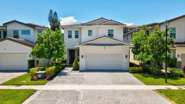 1080 Veleiros Boulevard, Deerfield Beach, FL 33064