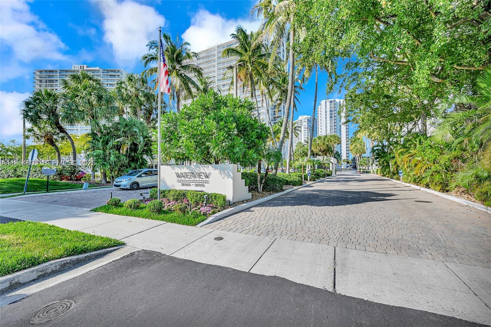 20505 E Country Club Drive 137, Aventura, FL 33180 photo 2