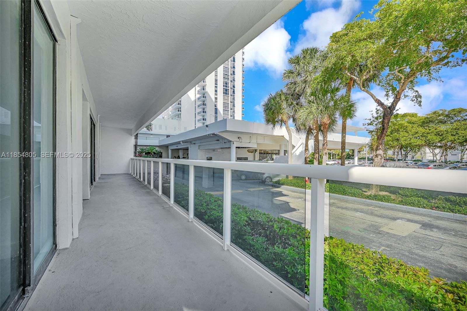 20505 E Country Club Drive 137, Aventura, FL 33180 photo 17
