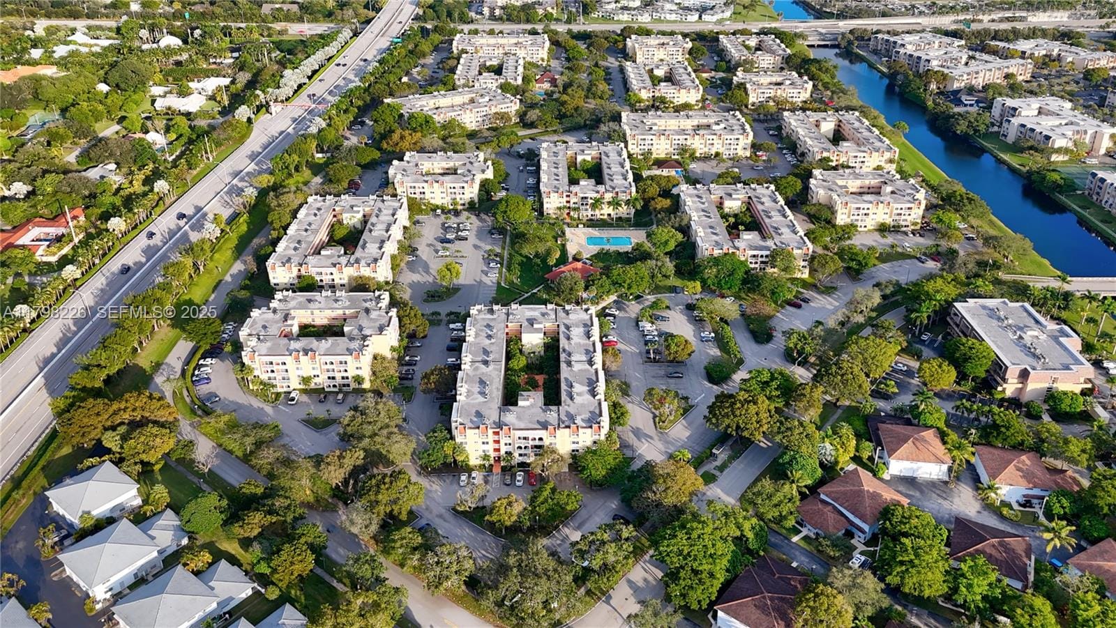 7860 Camino Real L-407, Miami, FL 33143