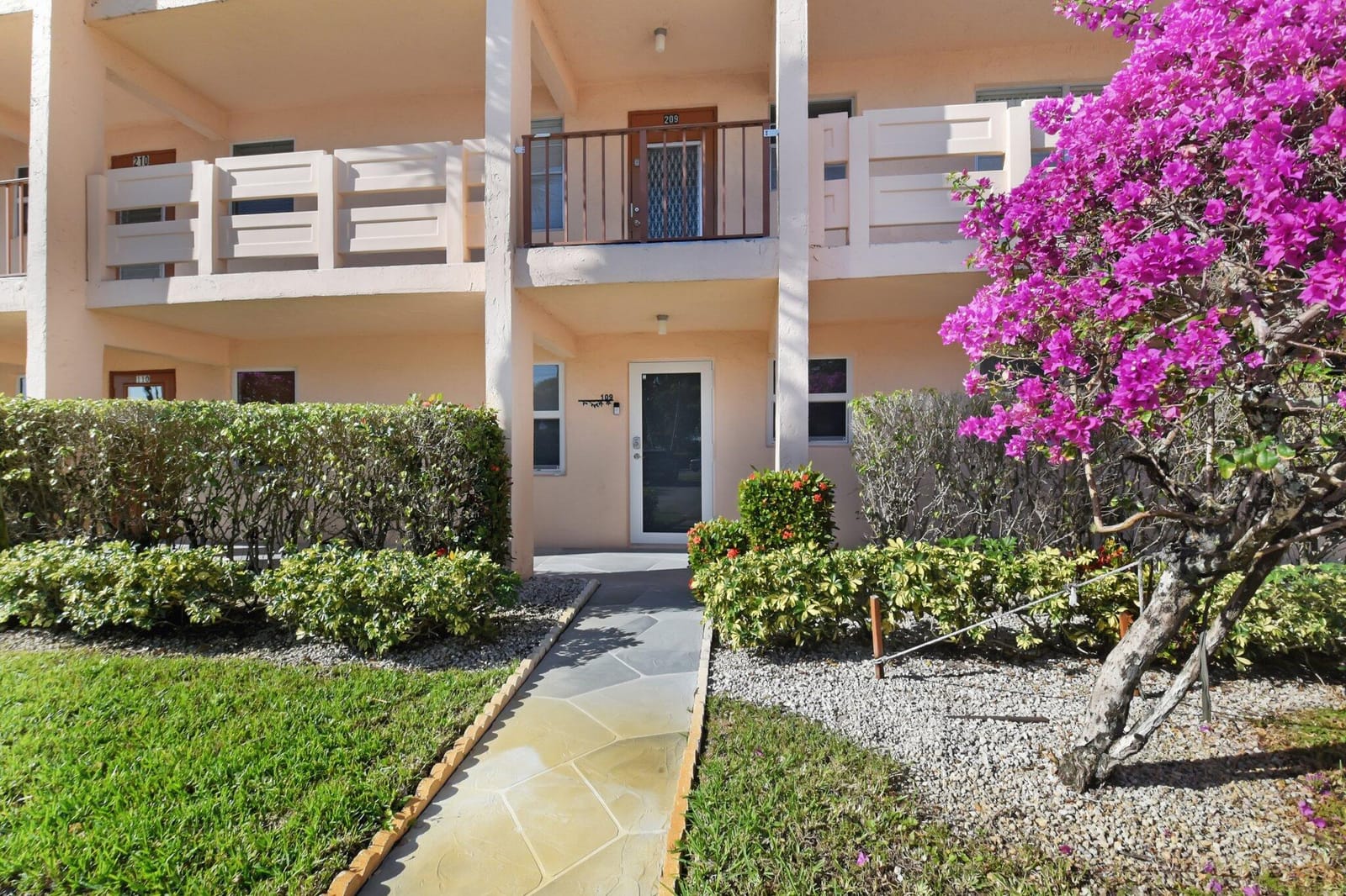 14721 Bonaire Boulevard 109, Delray Beach, FL 33446 photo 2