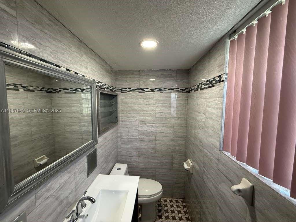 3401 NW 40th Street, Lauderdale Lakes, FL 33309 photo 30