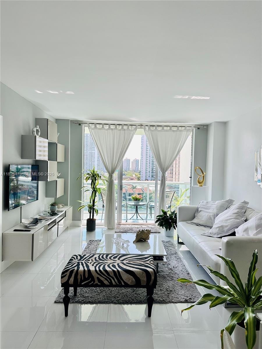 19390 Collins Avenue 911 — photo 3