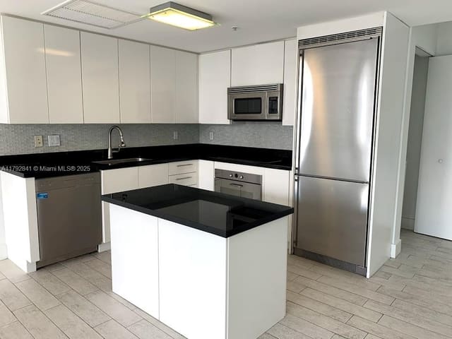 92 SW 3rd Street 3903, Miami, FL 33130