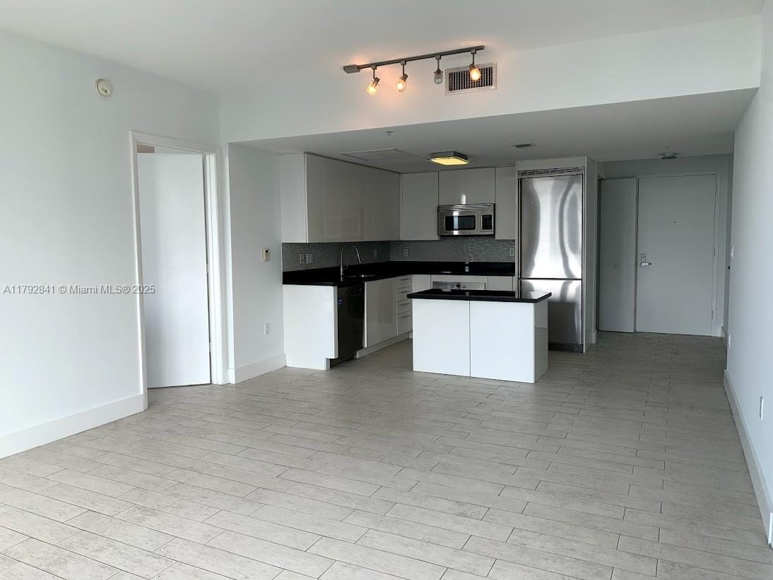 92 SW 3rd Street 3903 — photo 2