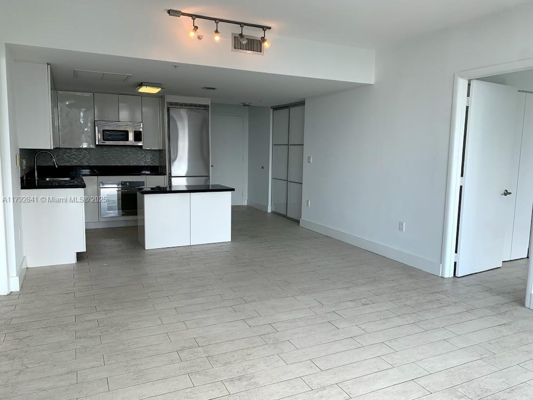 92 SW 3rd Street 3903 — photo 3