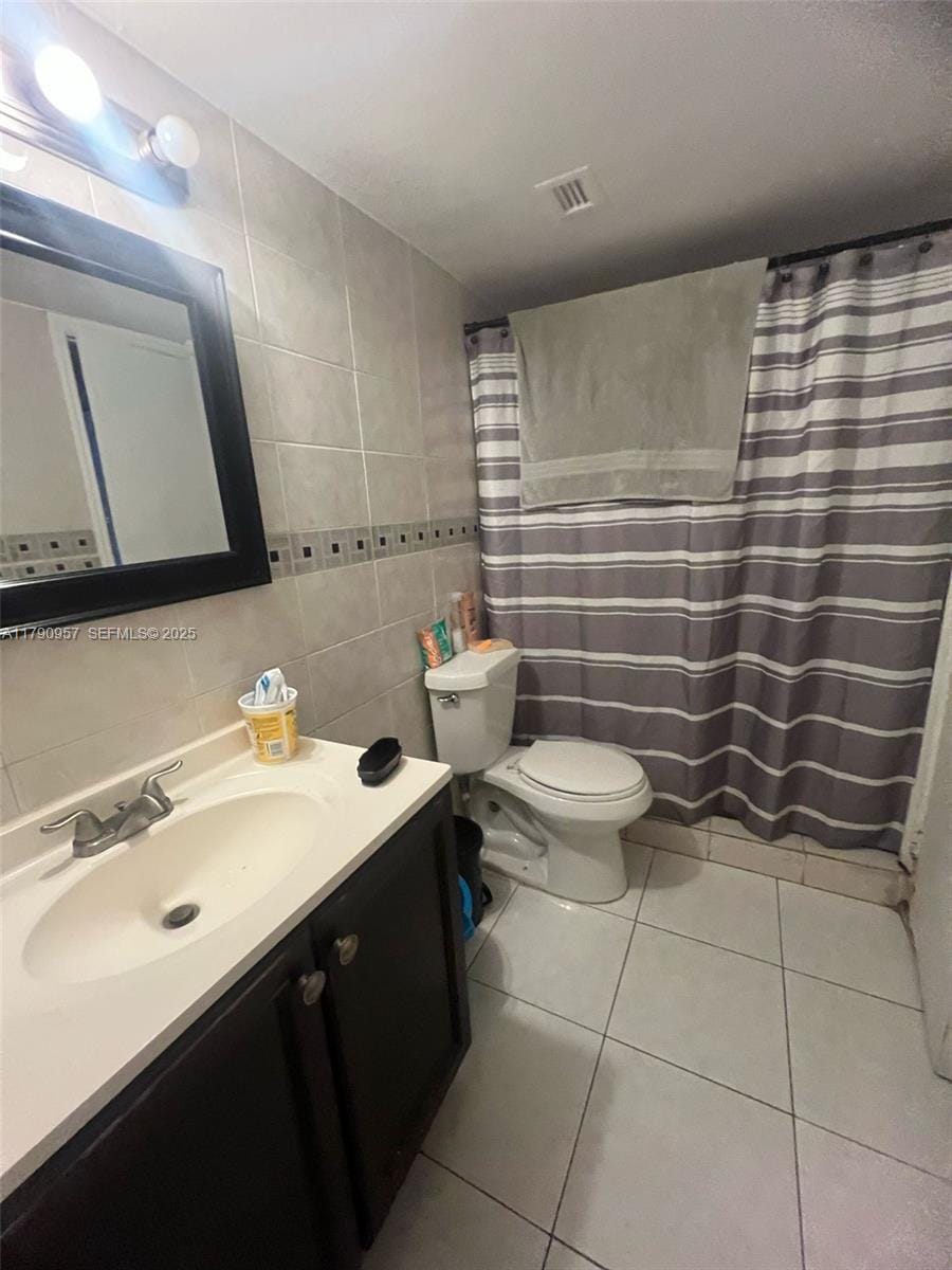 482 NW 165th St Road A203 — photo 5