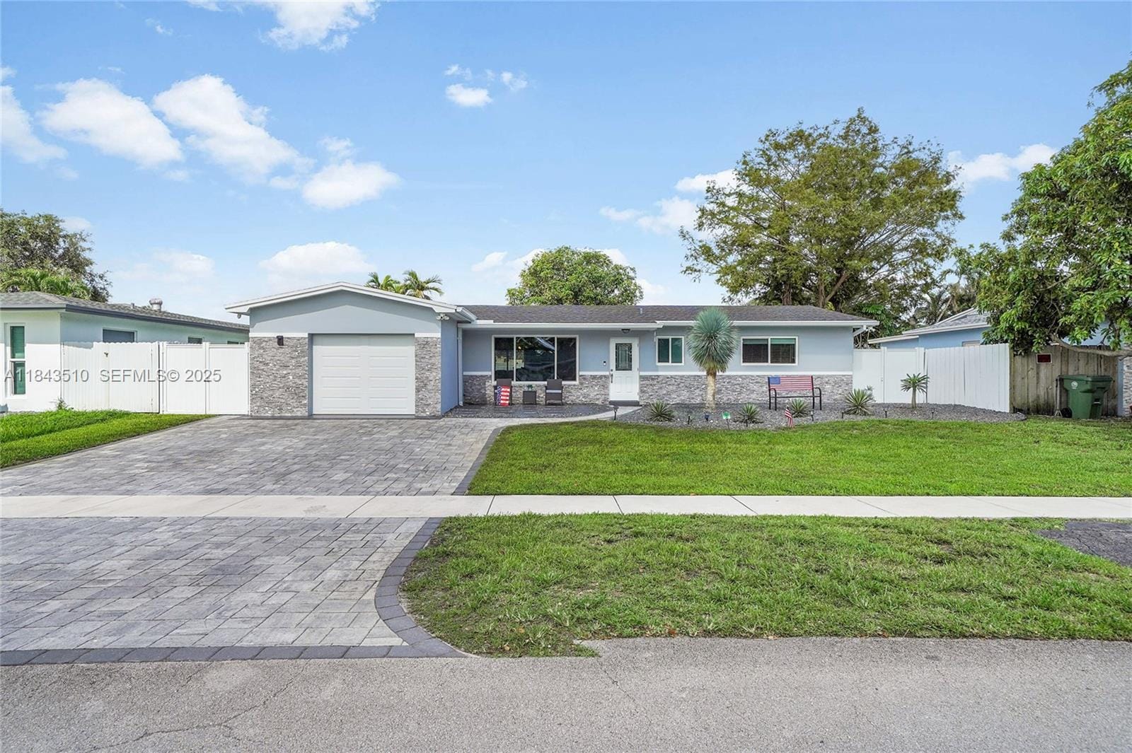 521 NW 93rd Terrace, Pembroke Pines, FL 33024 photo 2