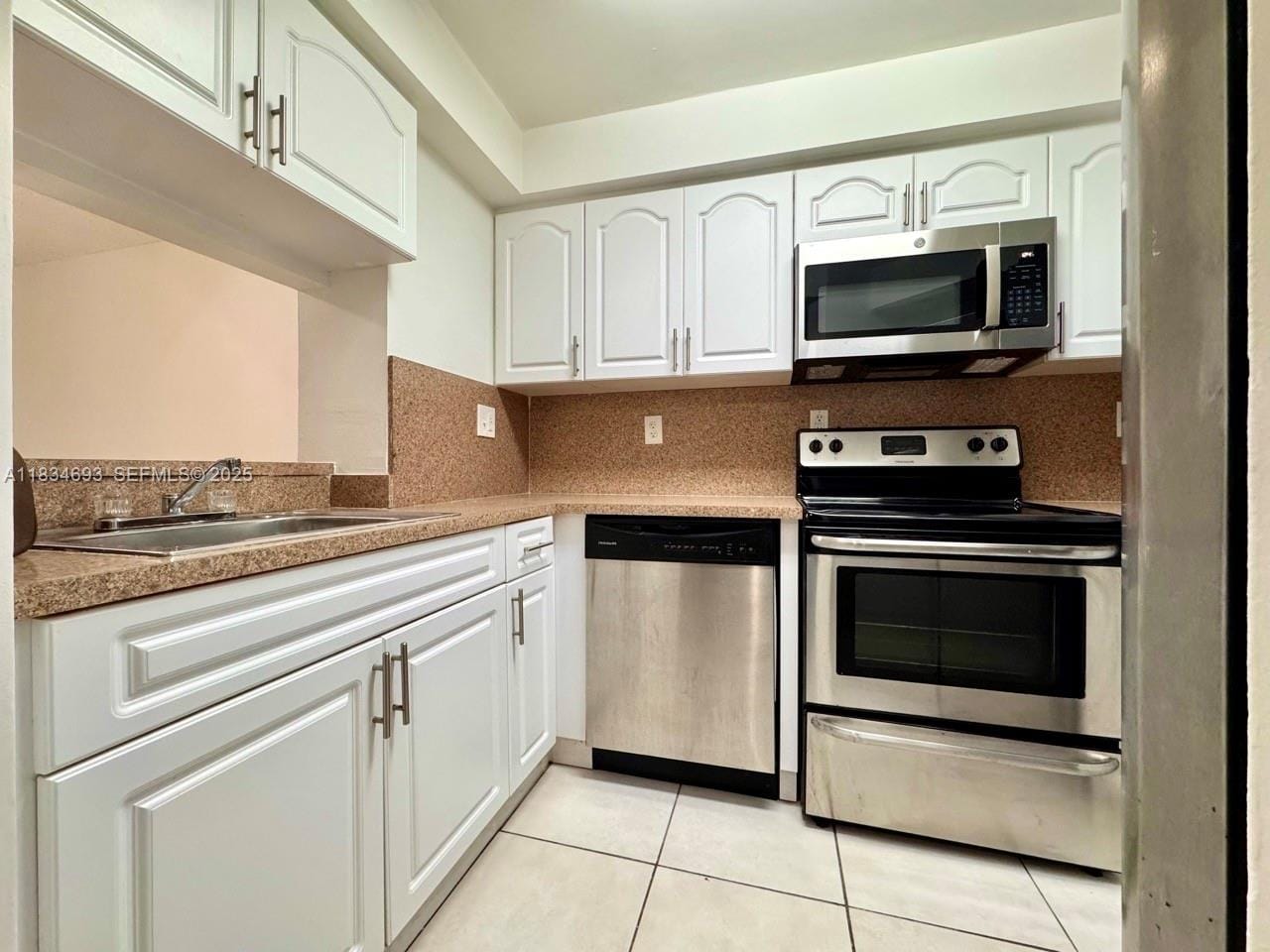 8255 SW 152nd Avenue E-215, Miami, FL 33193 photo 2