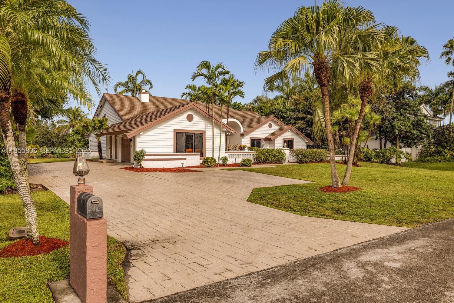 3 bedroom home for sale at 2171 117th, Davie, FL 33325 — $1,050,000