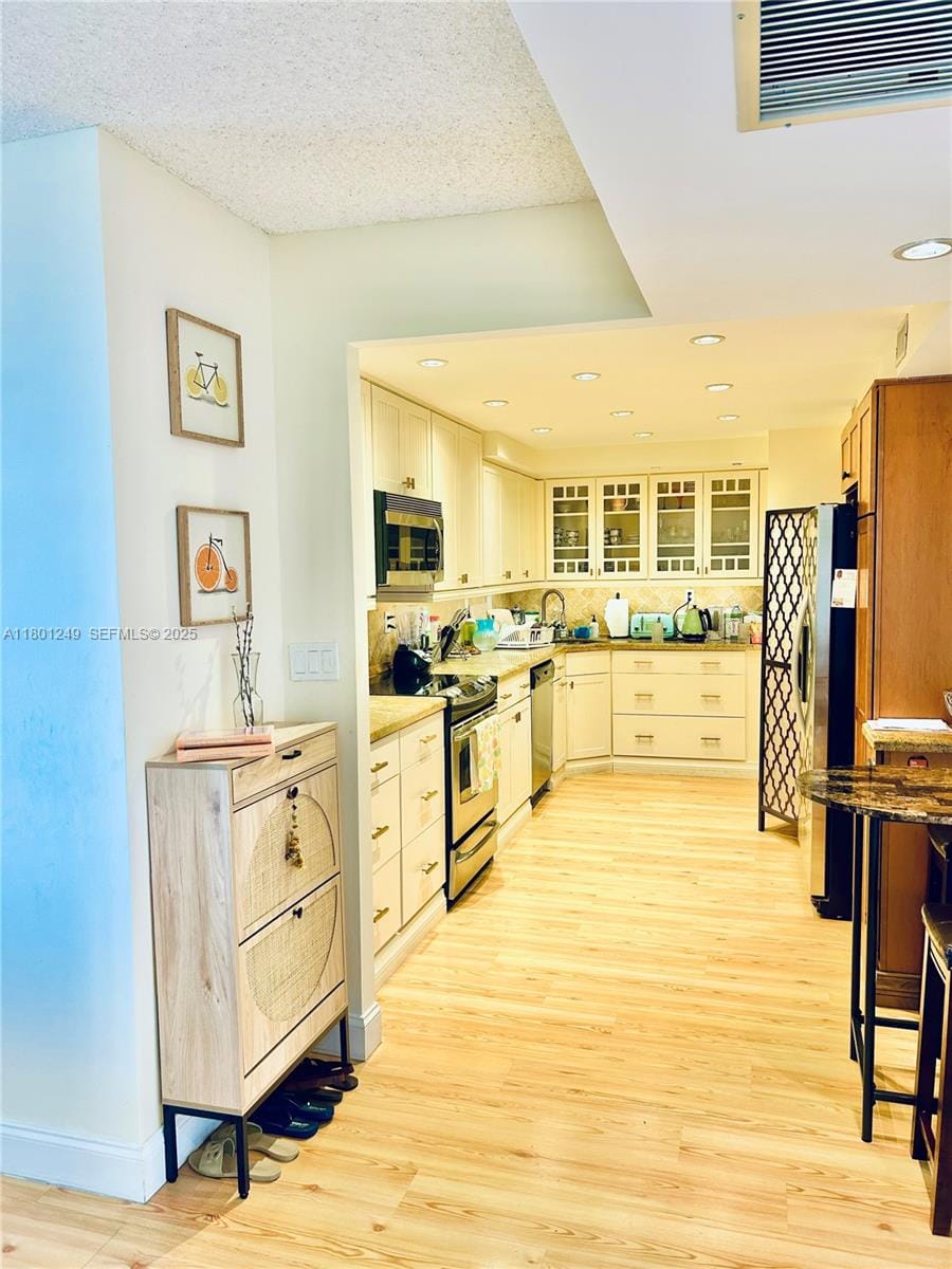 600 Three Islands Boulevard 905 — photo 3