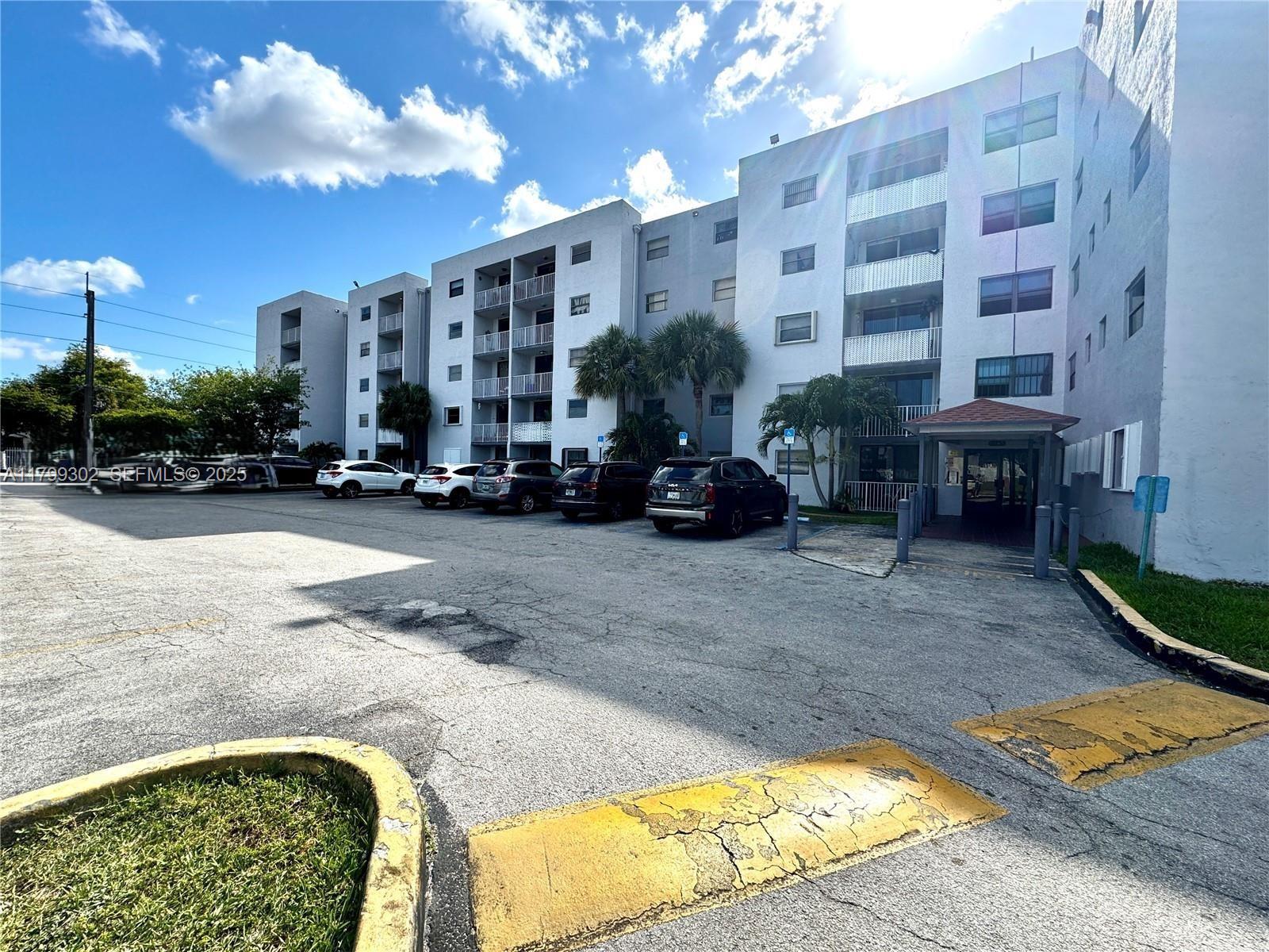 8145 NW 7th Street 211, Miami, FL 33126, Miami