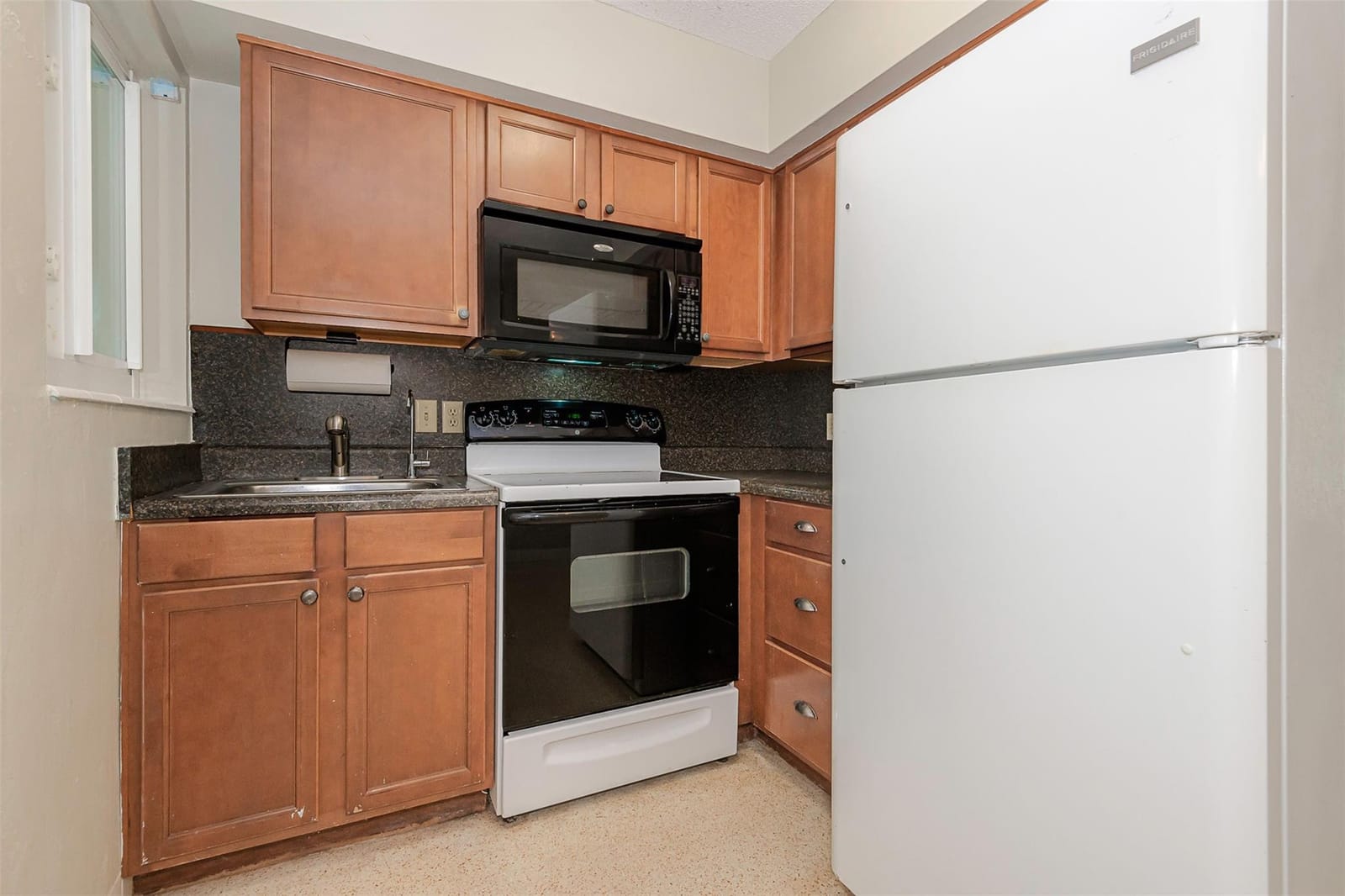 321 SE 1st Avenue, Pompano Beach, FL 33060 photo 6