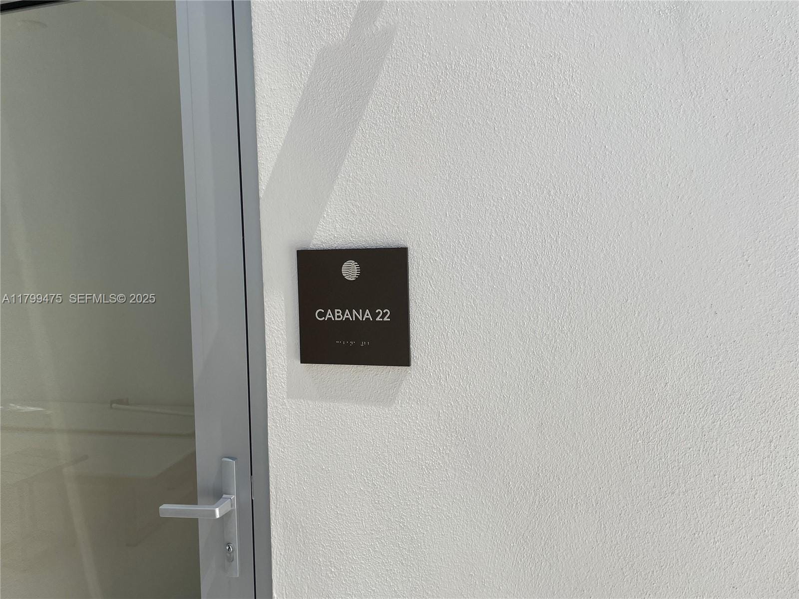 18501 Collins Avenue Cabana 22 — photo 2