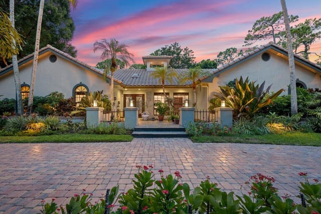 67 Pacer Circle, sold in Paddock Park 1 Of Wellington, Wellington, FL