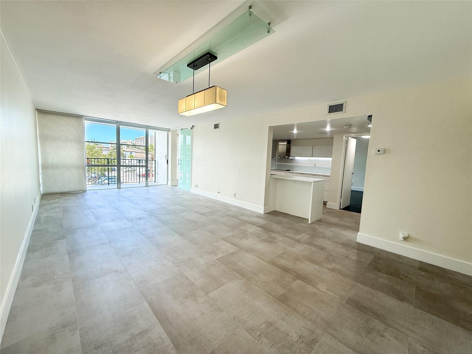 1000 Parkview Drive 319 — photo 3