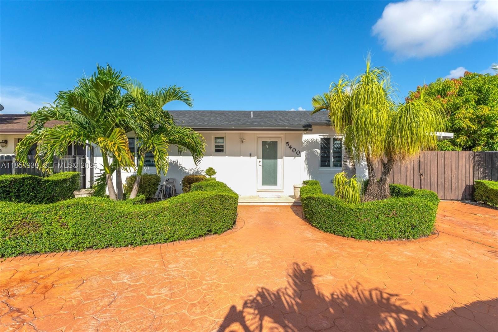 5400 SW 127th Way — photo 3