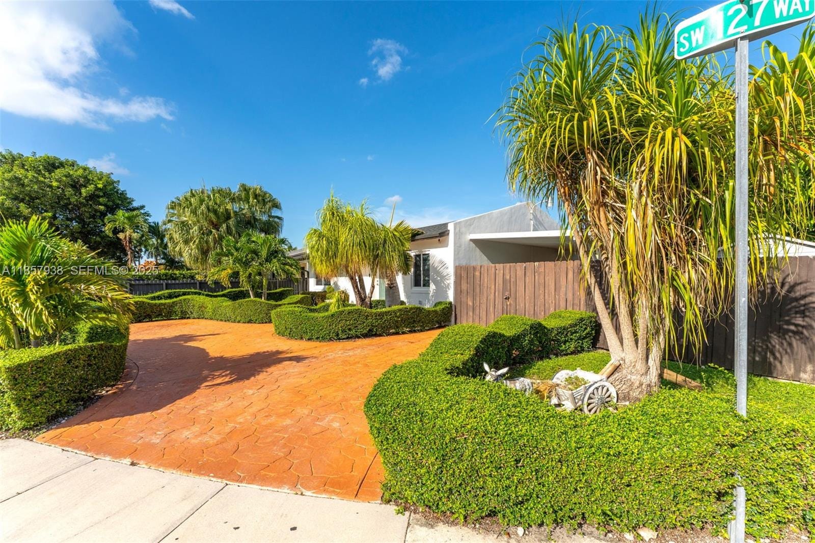 5400 SW 127th Way — photo 4