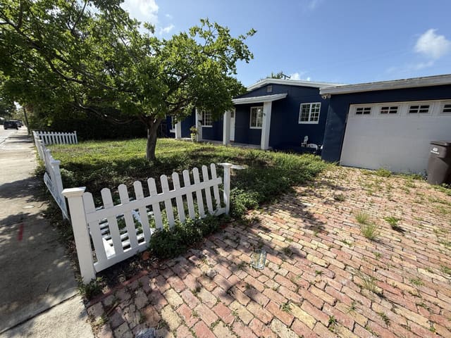 212 Rutland Boulevard, sold in Lake Place, West Palm Beach, FL