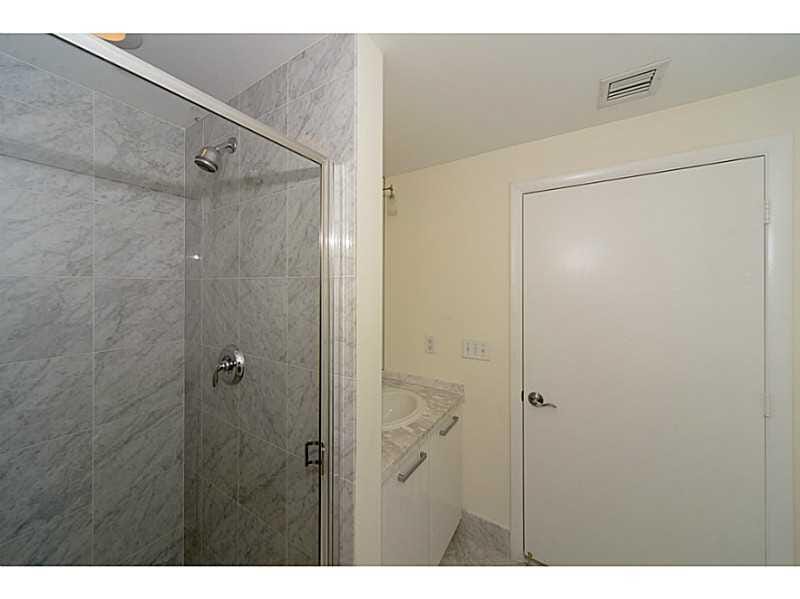 253 NE 2nd Street 2710, Miami, FL 33132 photo 20