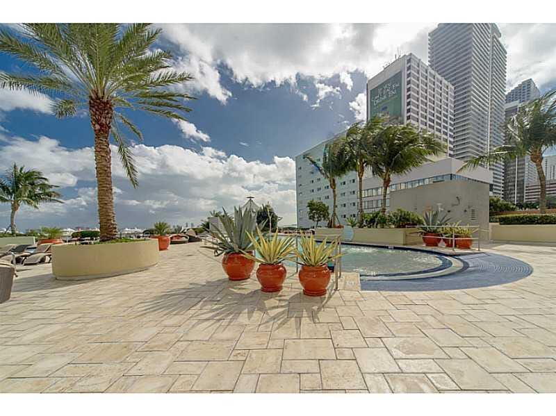 253 NE 2nd Street 2710, Miami, FL 33132 photo 25
