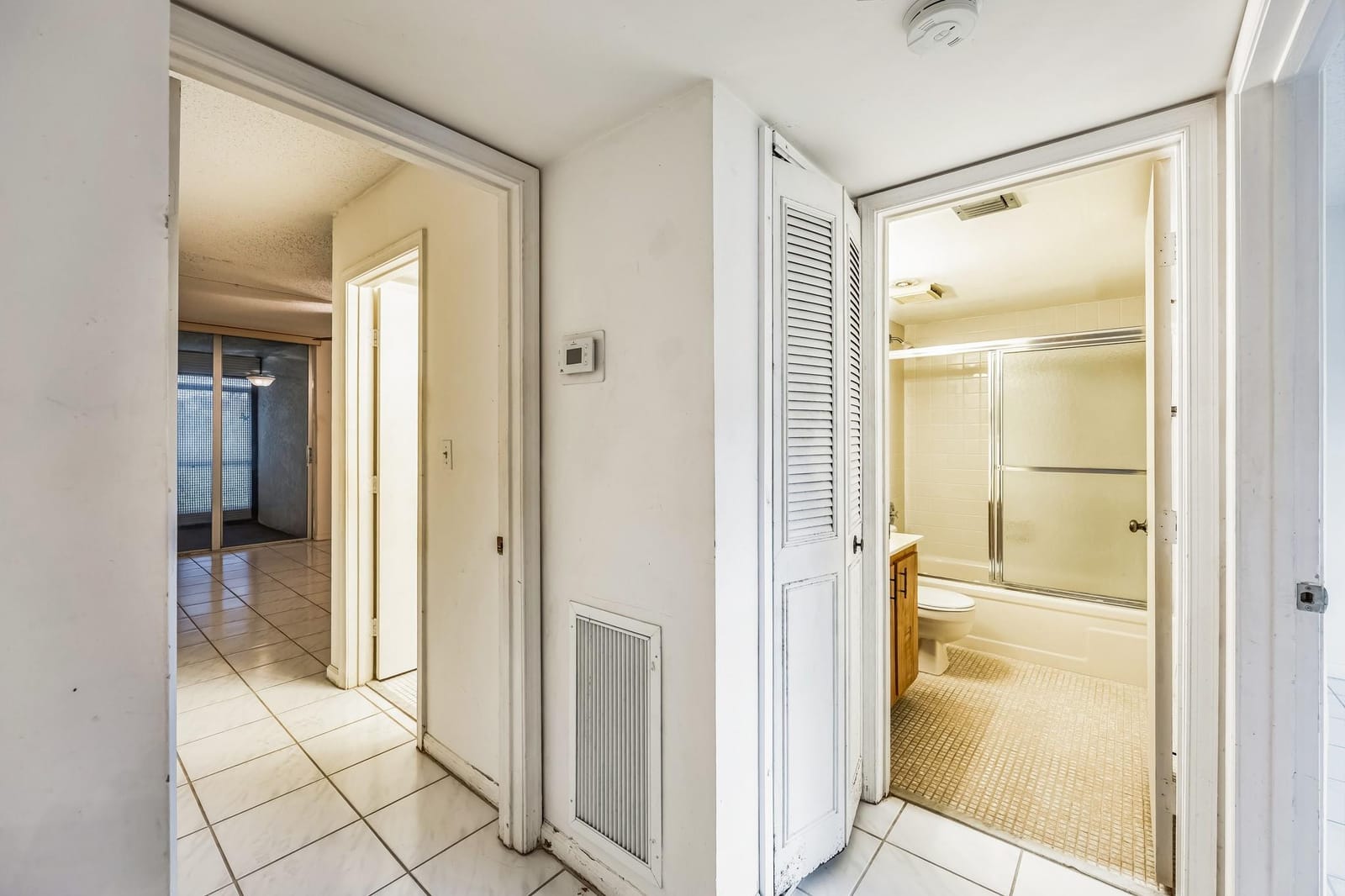 7210 Lake Circle Drive 106, Margate, FL 33063 photo 17