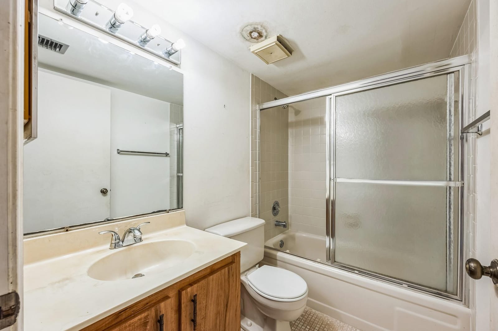 7210 Lake Circle Drive 106, Margate, FL 33063 photo 18