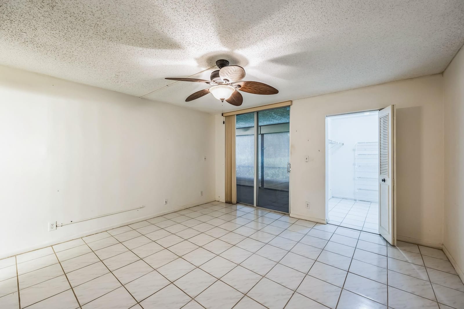 7210 Lake Circle Drive 106, Margate, FL 33063 photo 21