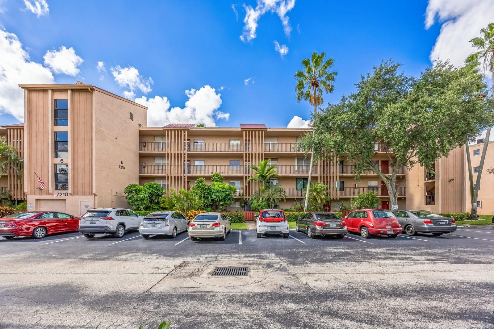 7210 Lake Circle Drive 106 — photo 3