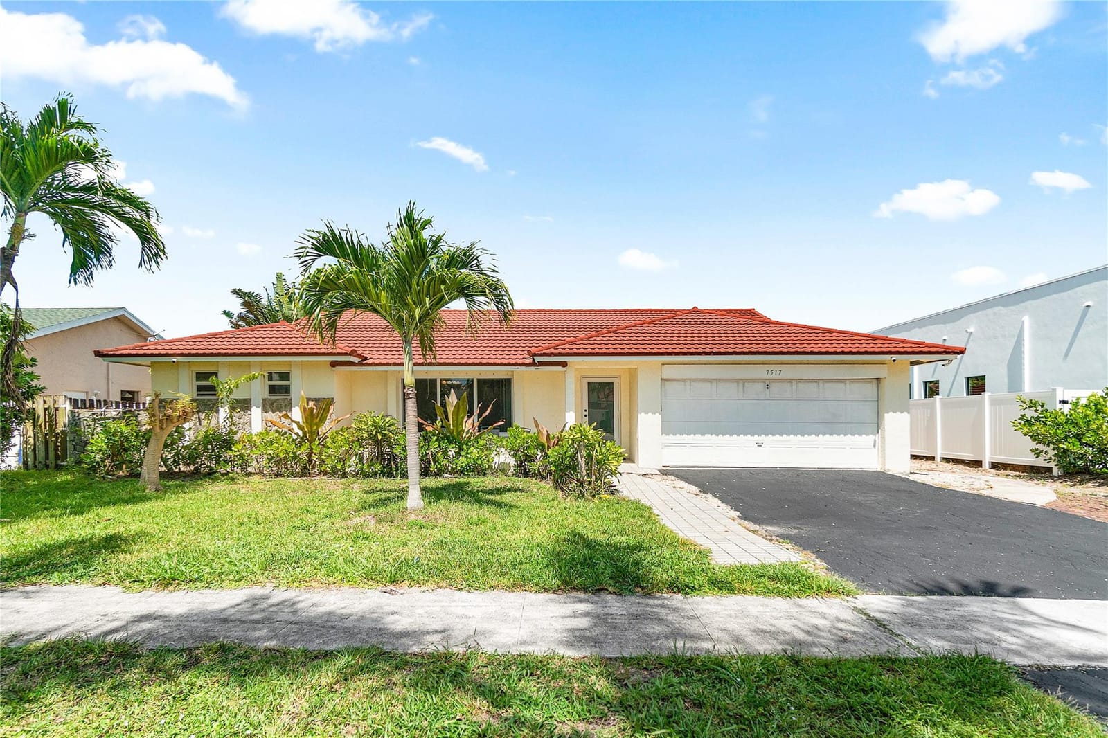 7517 W Country Club Boulevard, Boca Raton, FL 33487
