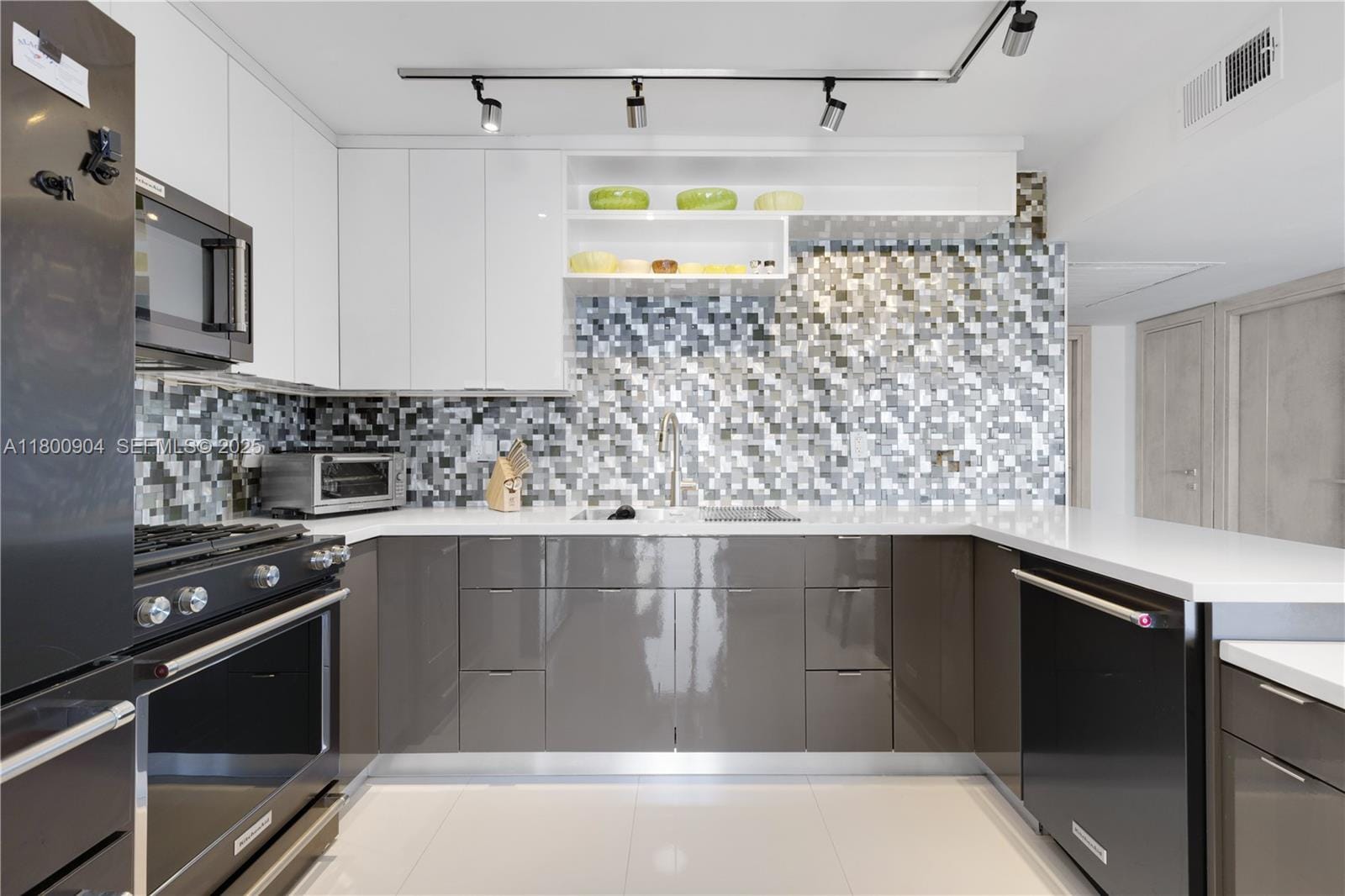 2030 S Ocean Drive 1707 — photo 7