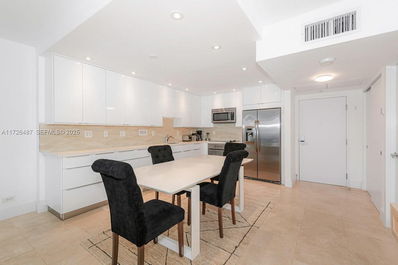 2301 Collins Avenue 1515 — photo 4