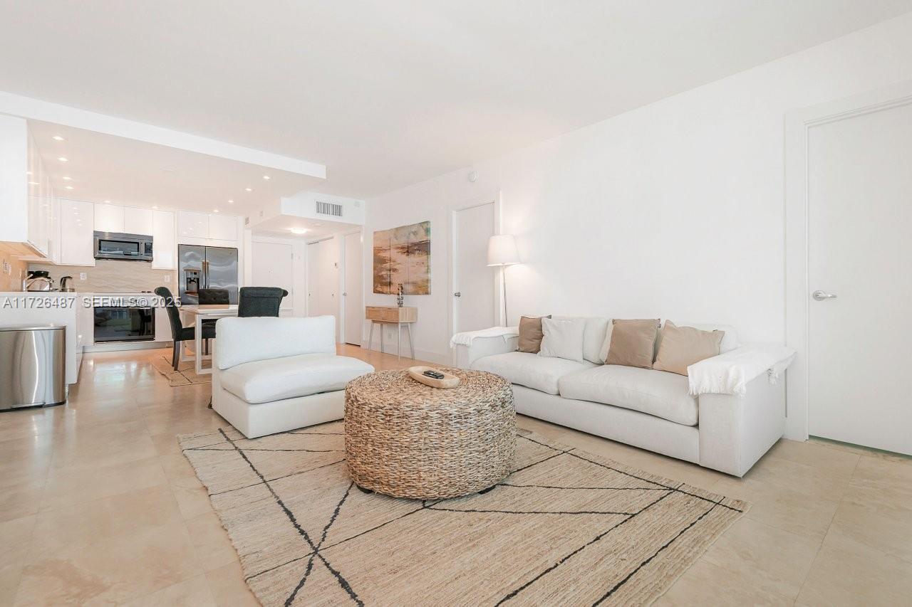 2301 Collins Avenue 1515 — photo 5