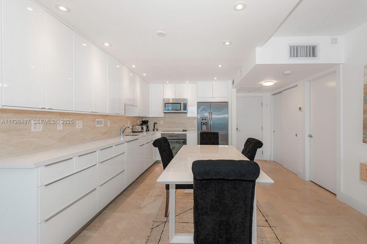 2301 Collins Avenue 1515 — photo 7