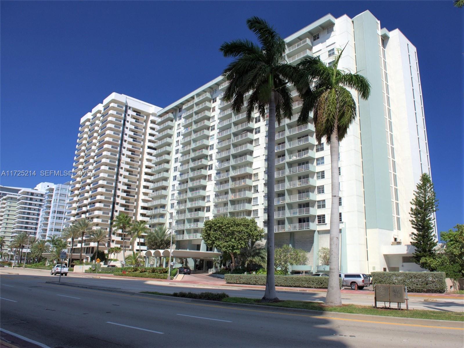 5701 Collins Avenue 1011 — photo 4