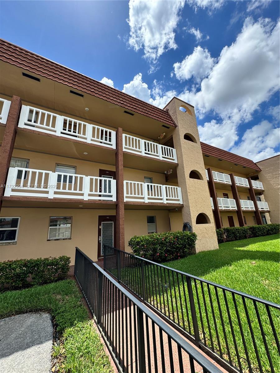 9041 Sunrise Lakes Boulevard 110, Sunrise, FL 33322, Sunrise