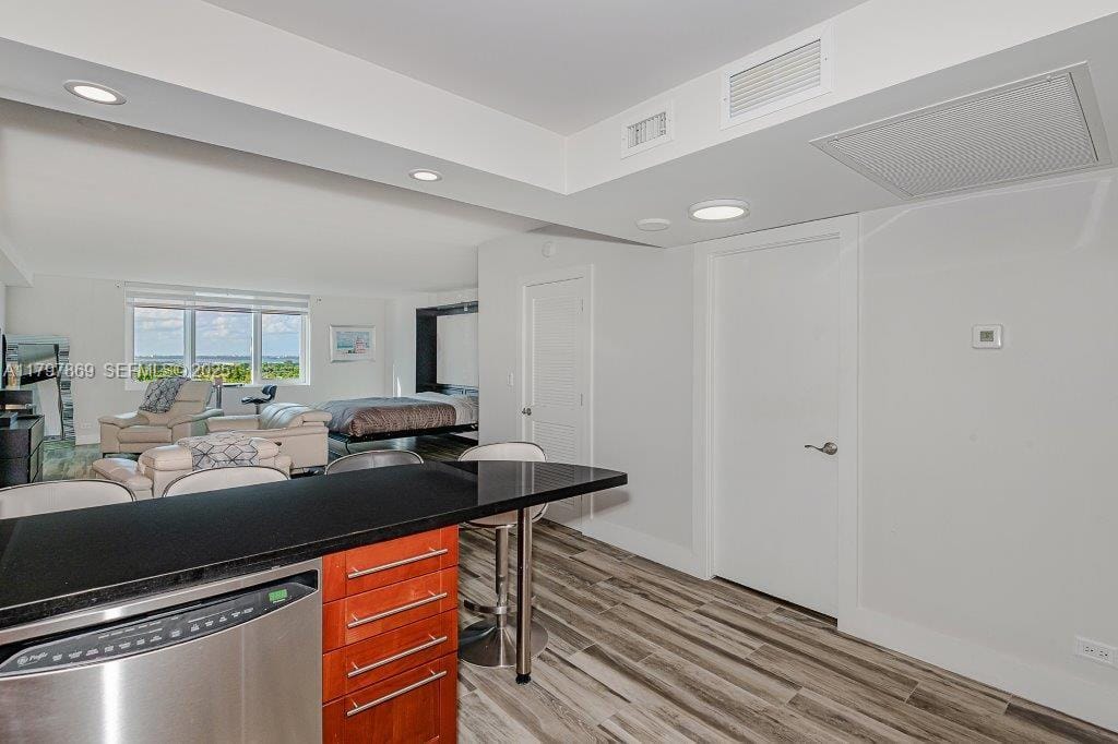 2301 Collins Avenue 1532 — photo 3