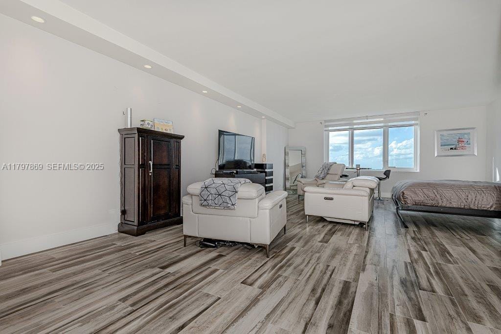 2301 Collins Avenue 1532 — photo 4