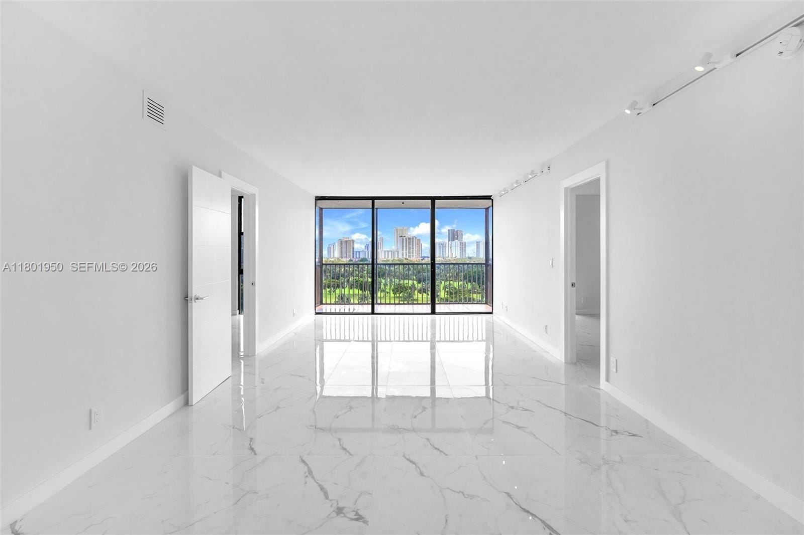 20335 W Country Club Drive 1108 — photo 4